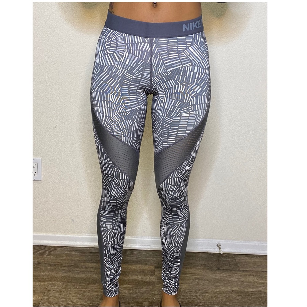 Nike Pro Workout Leggings